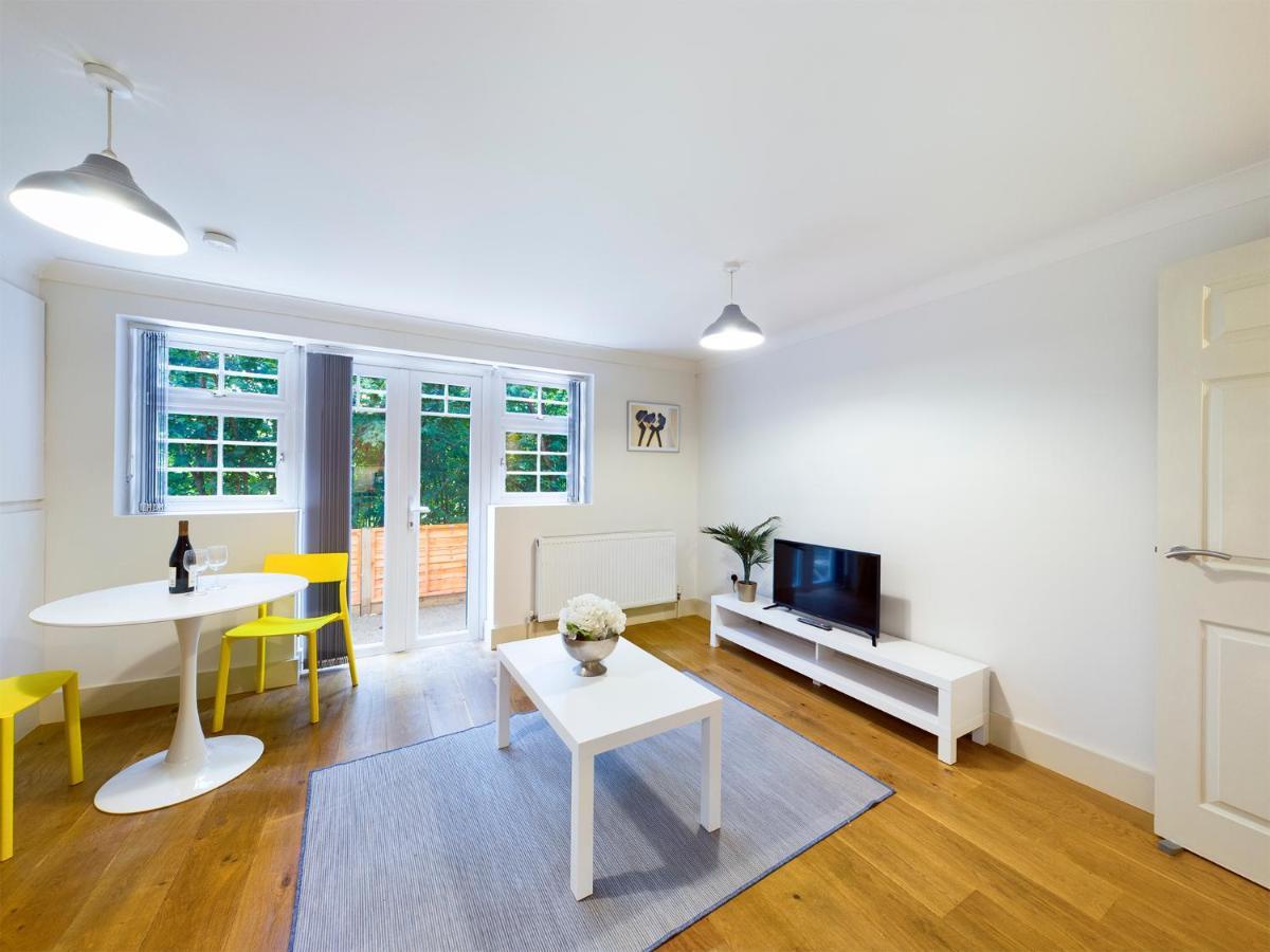 Redhill Town Centre Apartment By Livingo Exteriér fotografie